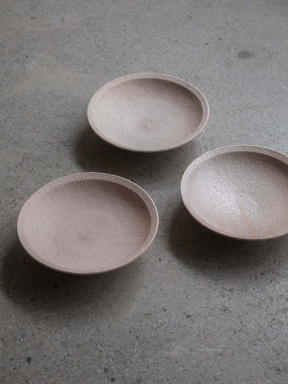 Iga Round Plate – Benichoseki