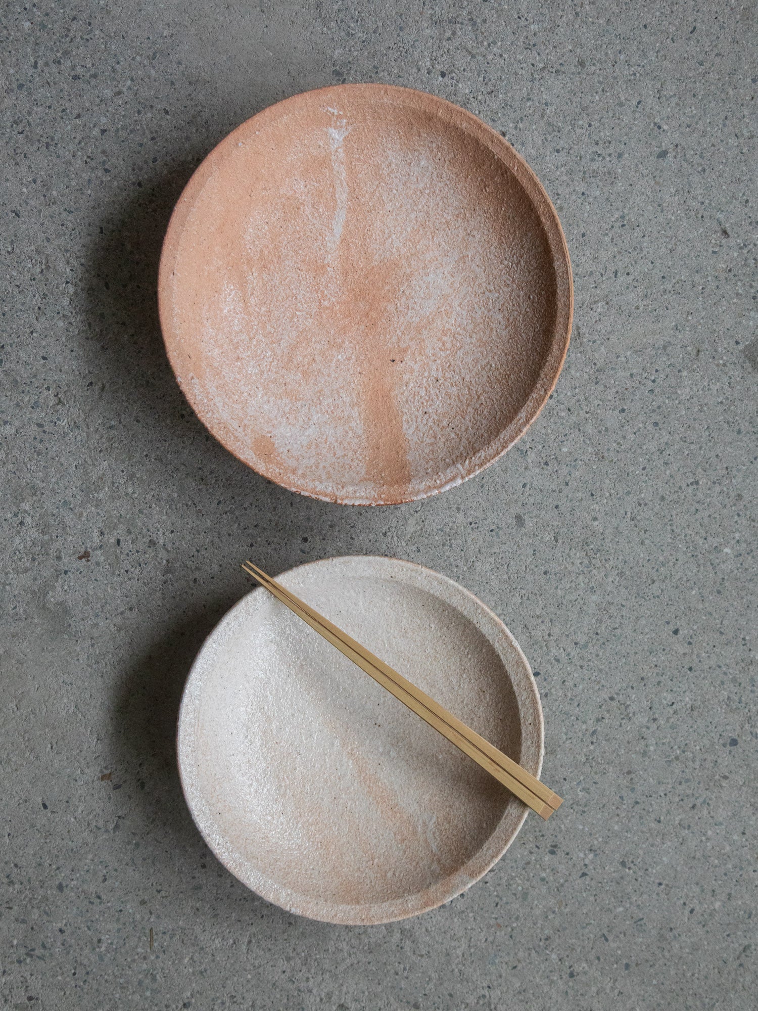 Iga Round Plate – Benichoseki
