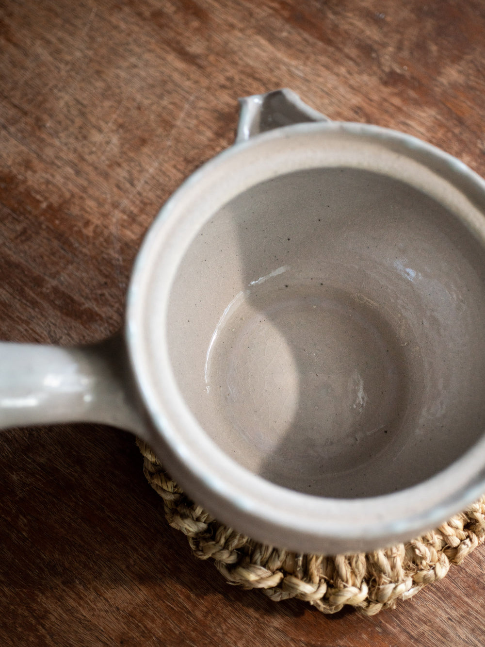 Light color inside of Azmaya's iga yukihira pot in sekkai glaze