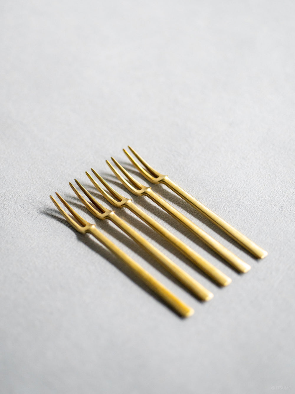 Azmaya hime brass forks with two prongs for japanese desserts, cheese plates or fruit