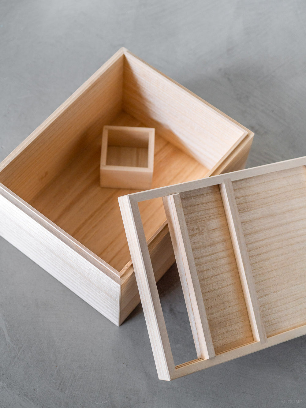 Azmaya japanese rice storage container made of kiki wood with removable lid and rice scoop