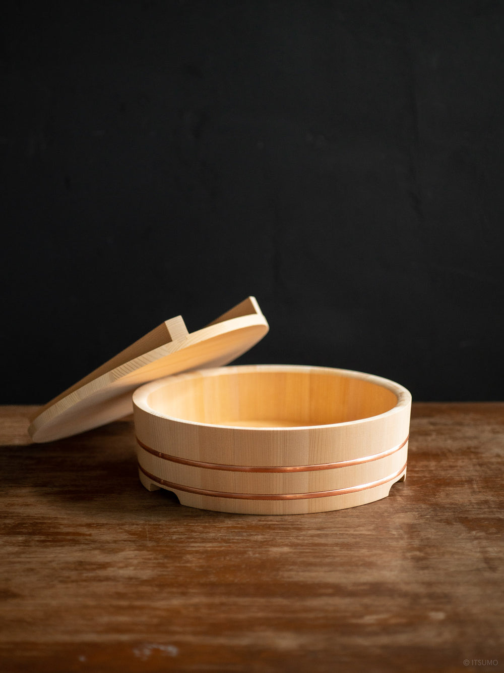 Azmaya kiso sawara sushi rice mixing bowl with lid removed
