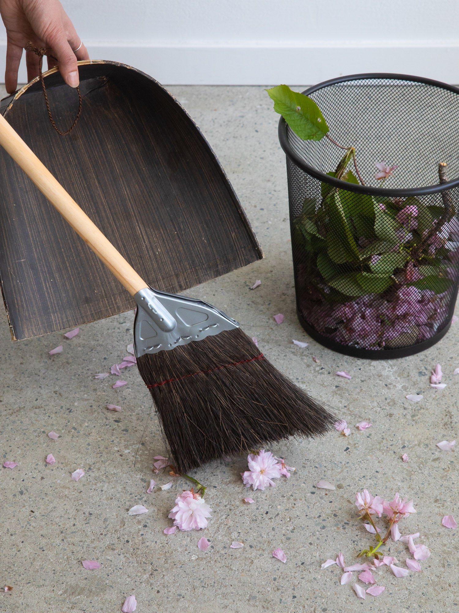 Black Shida Broom – Short Handle