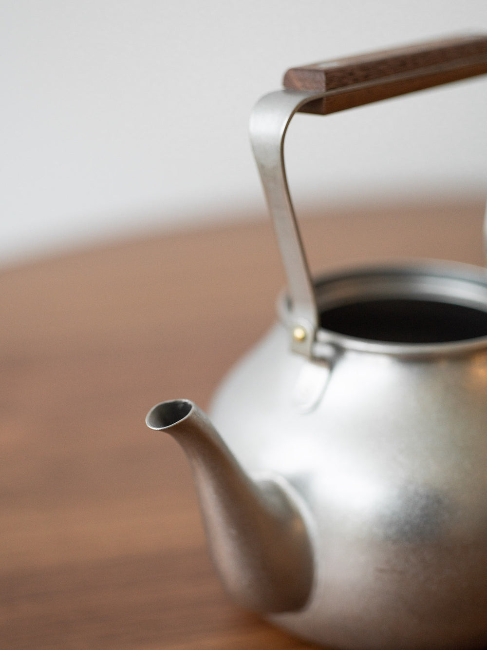 Chaki Stainless Teapot Silver – L