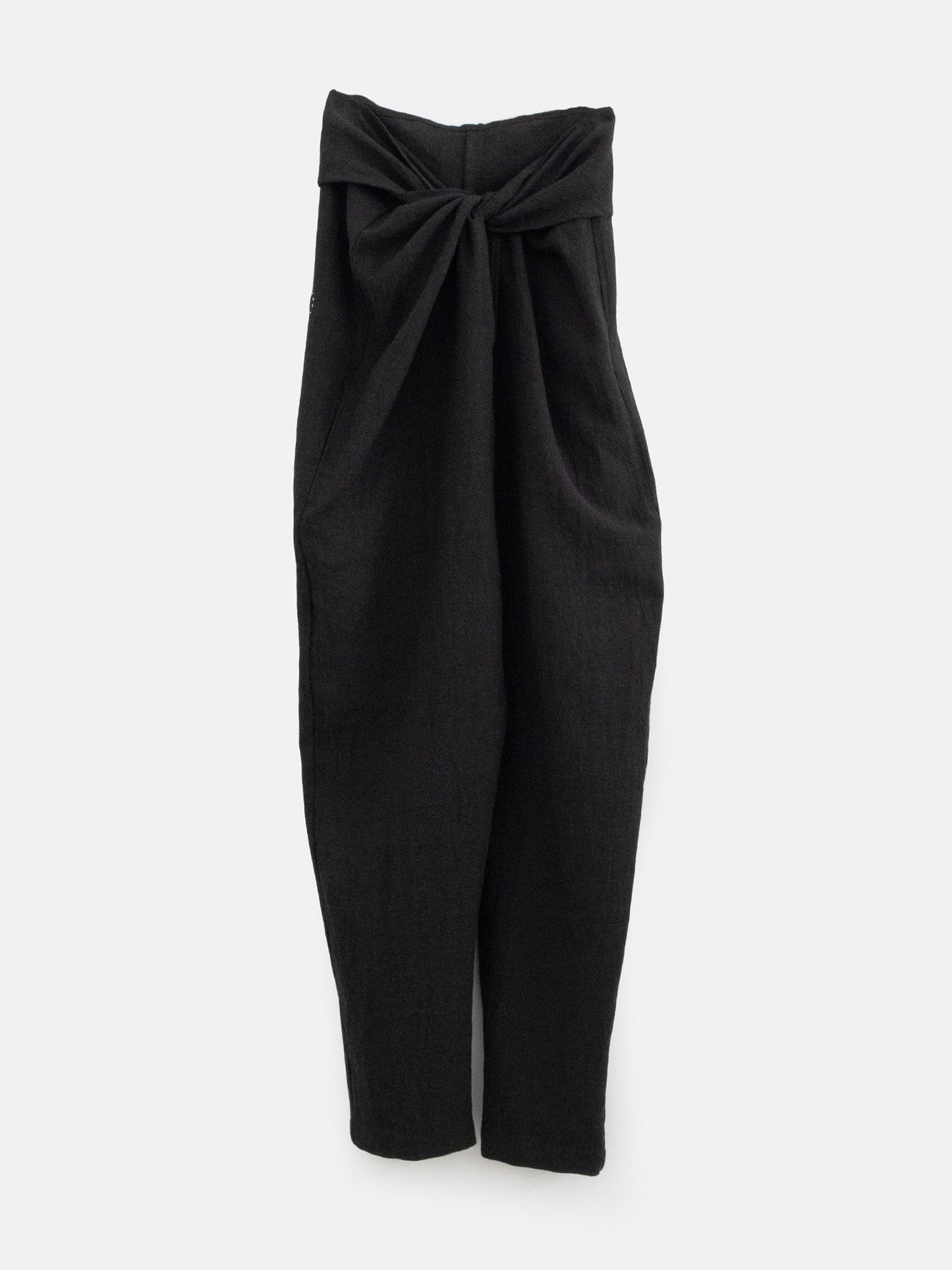 http://itsumo.ca/cdn/shop/files/cosmic-wonder-wrapped-pants-linen-wool-black-1.jpg?v=1701464850&width=2048