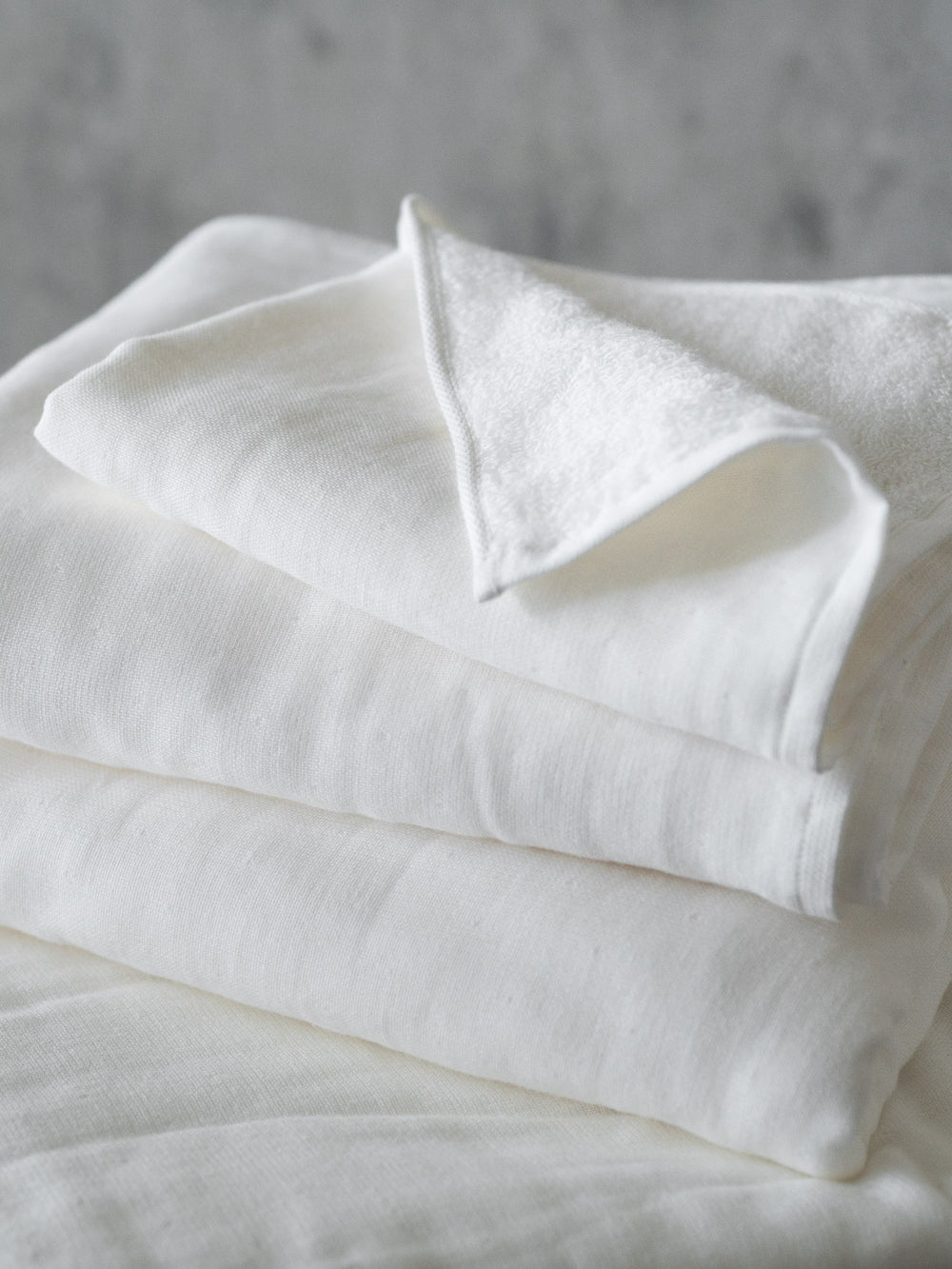 Gauze & Pile Towel – White