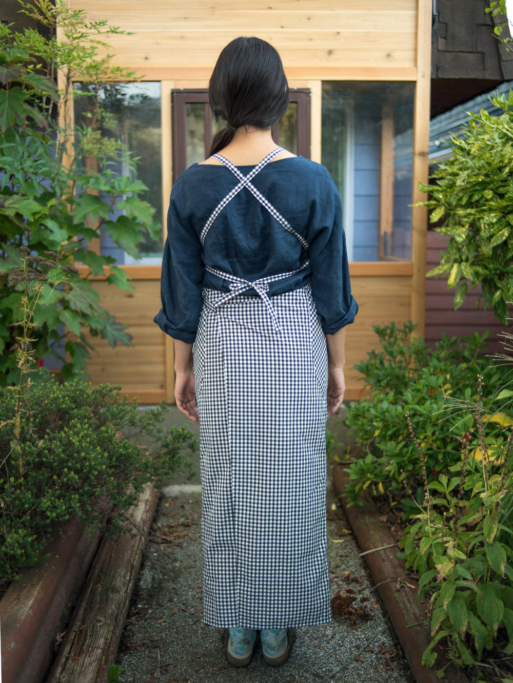 Homspun Apron – Gingham Black