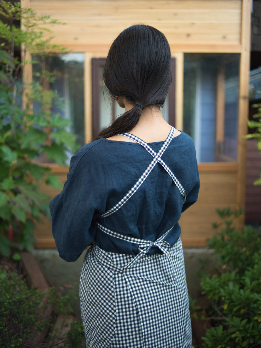 Homspun Apron – Gingham Black