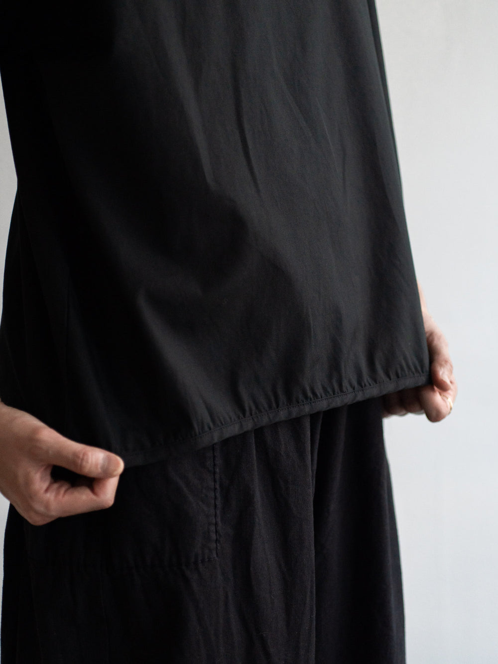 Broadcloth Short Sleeve Blouse – Black