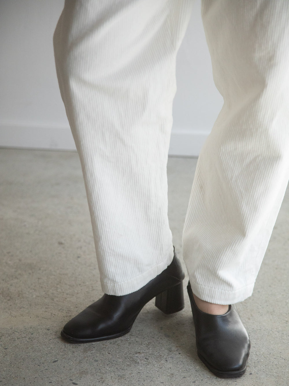 Corduroy Tuck Pants - White