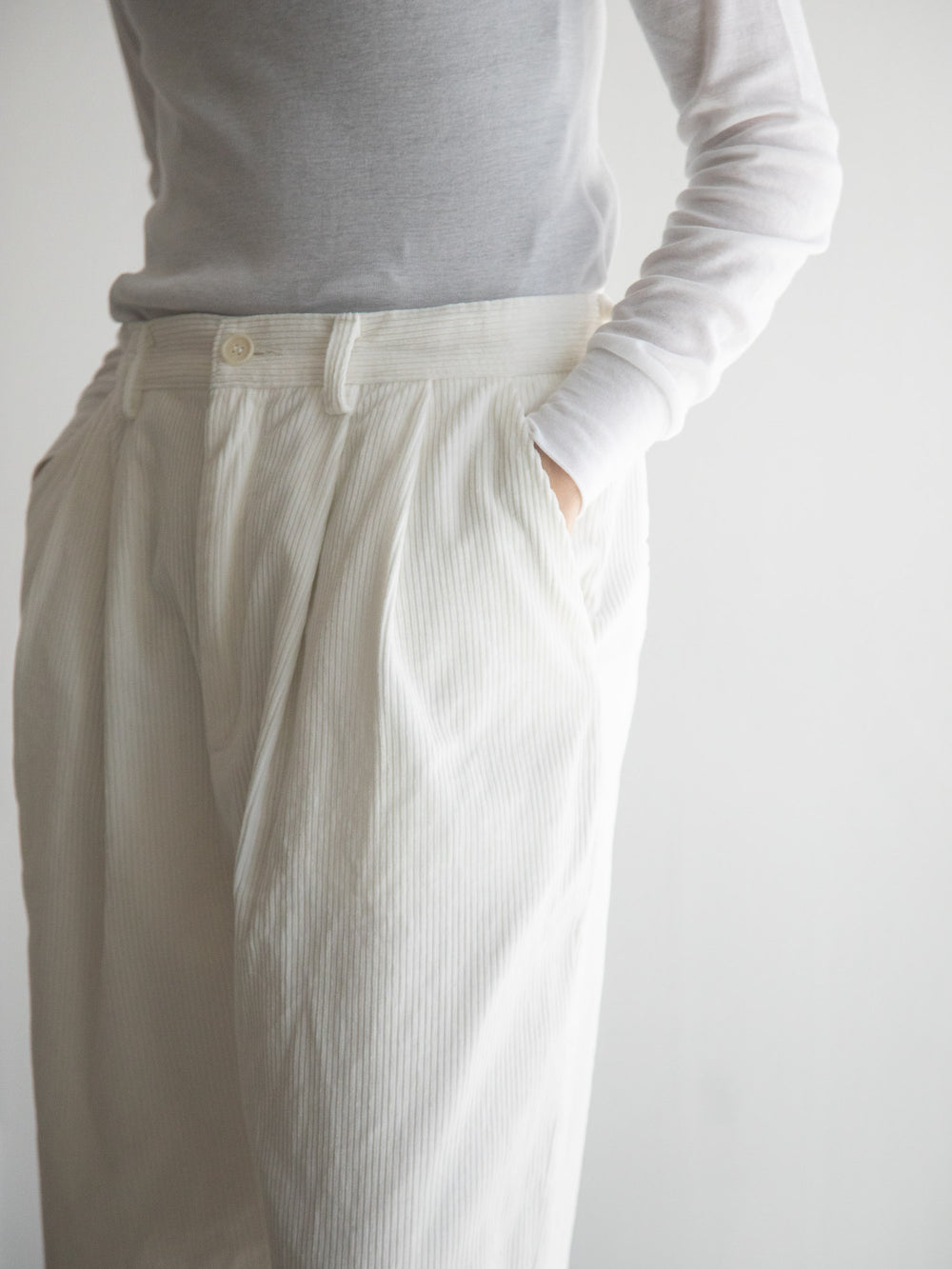 Corduroy Tuck Pants - White