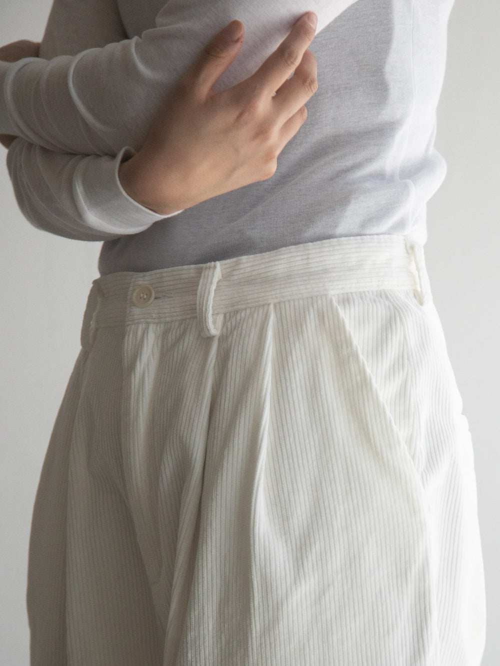 Corduroy Tuck Pants - White
