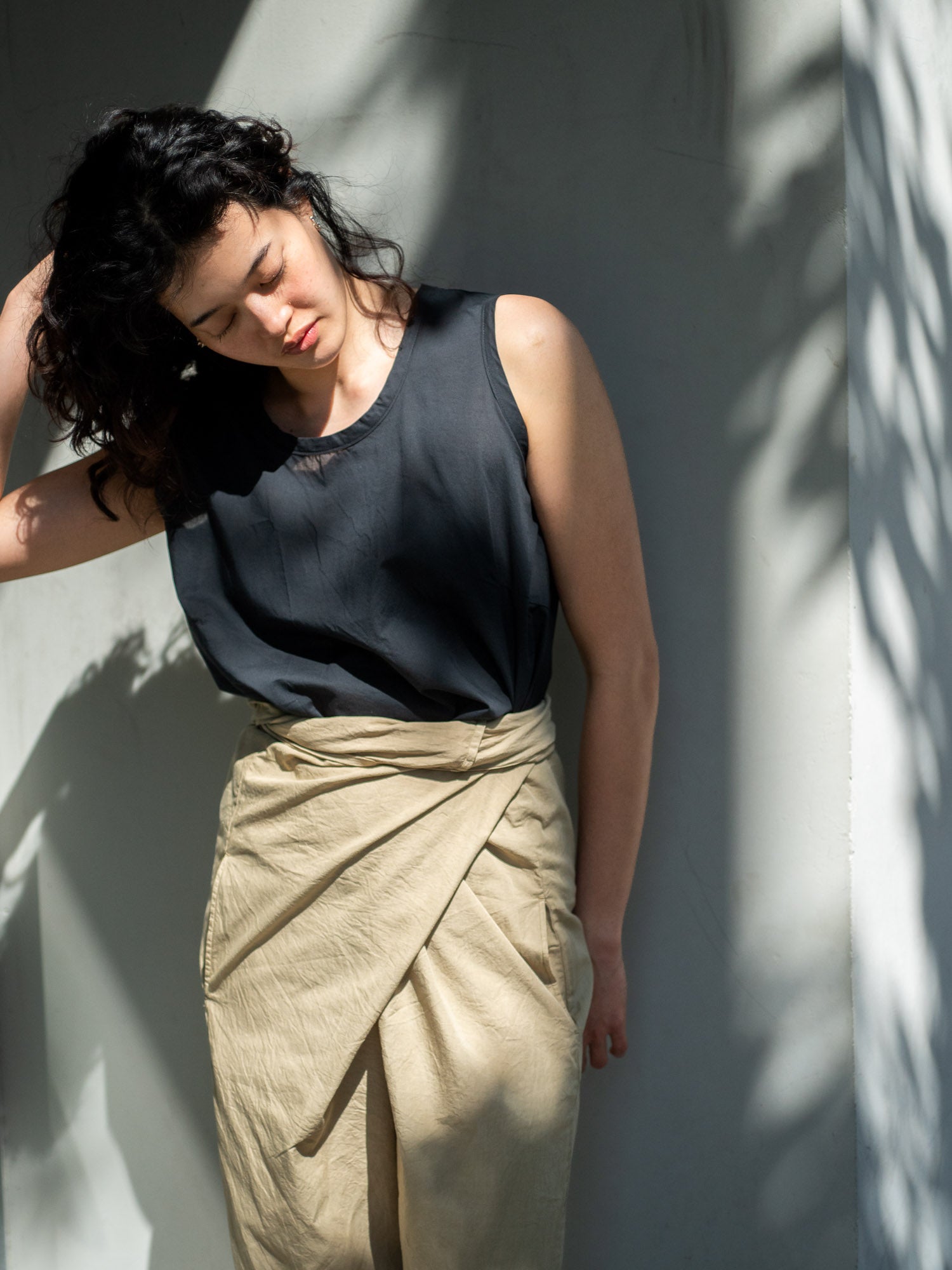Light Cotton Sleeveless Blouse - Black