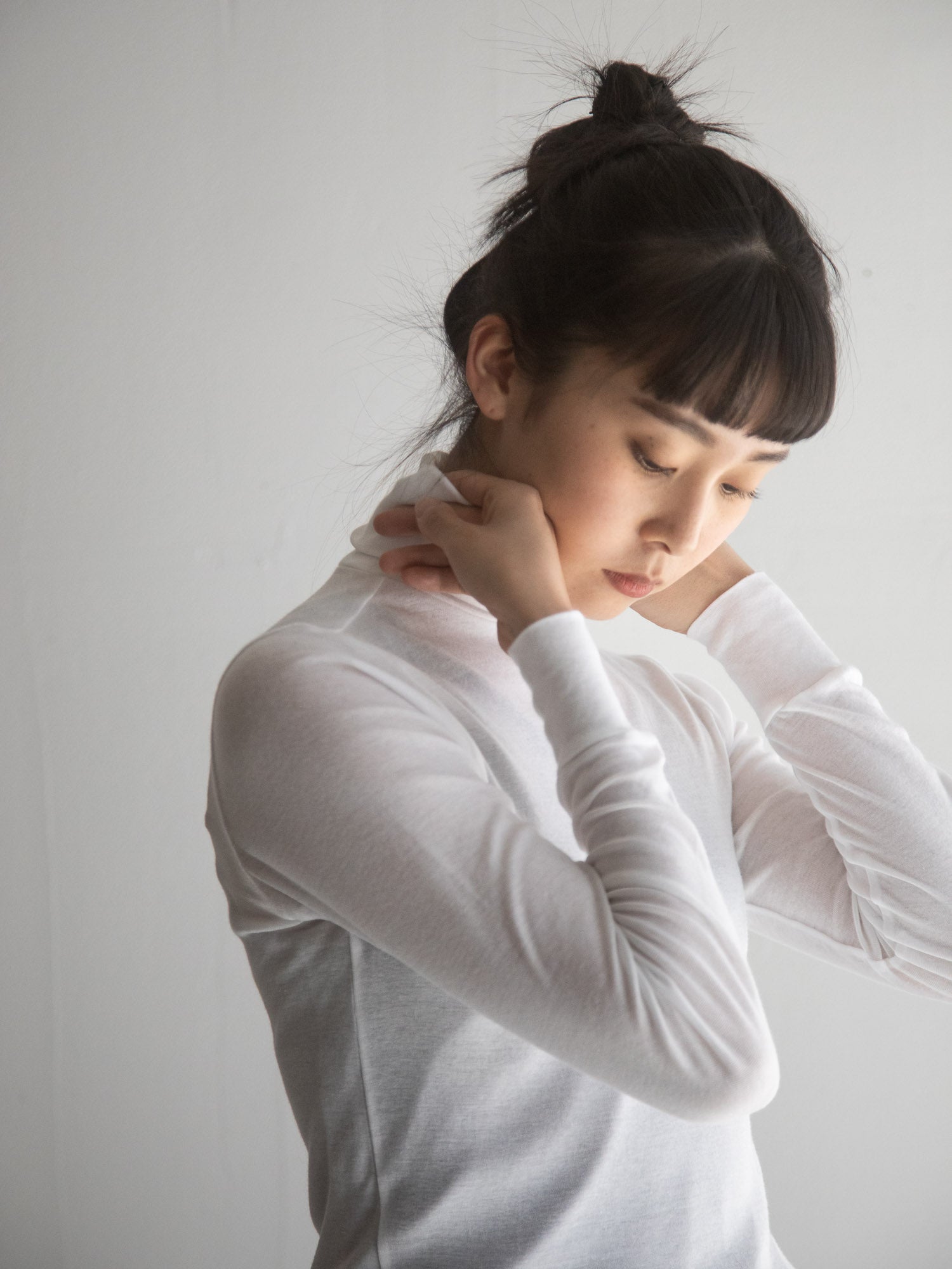 Thin Cotton Turtleneck Shirt - White