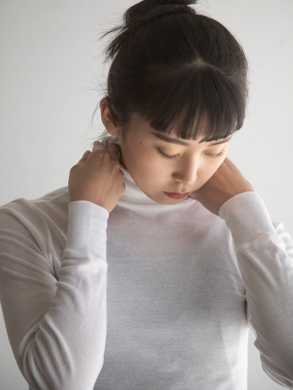 Thin Cotton Turtleneck Shirt - White