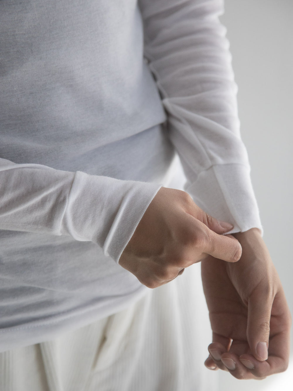 Thin Cotton Turtleneck Shirt - White