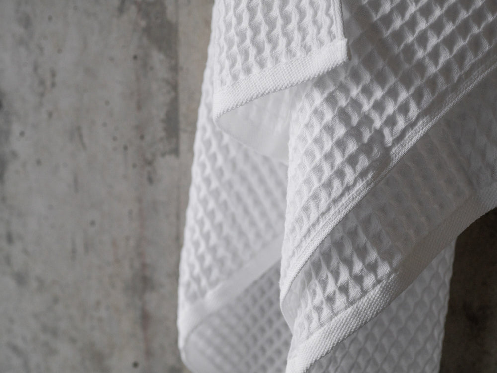 Air Waffle Towel – White