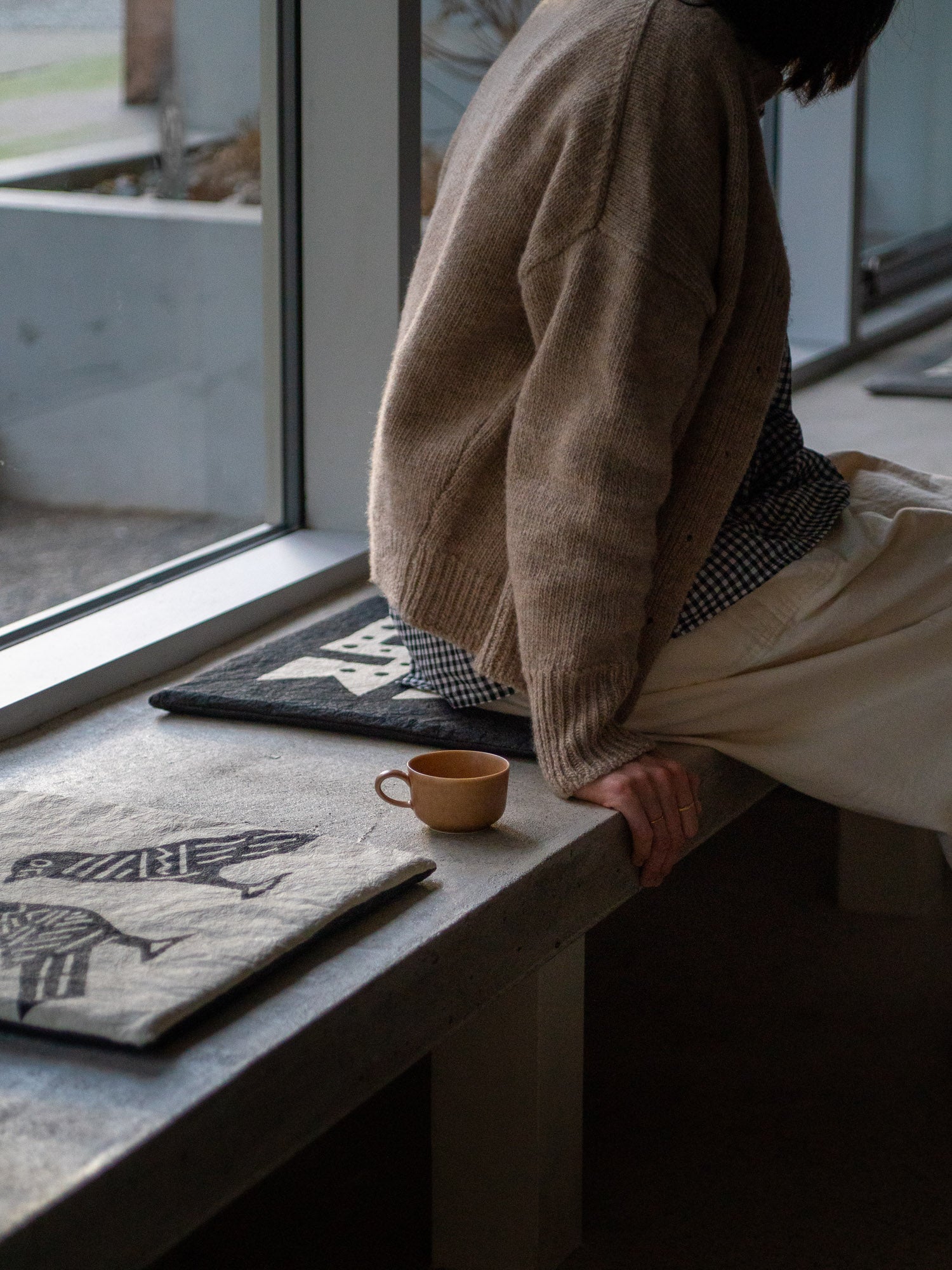 Washi Kakuza Paper Cushion – Black Bird