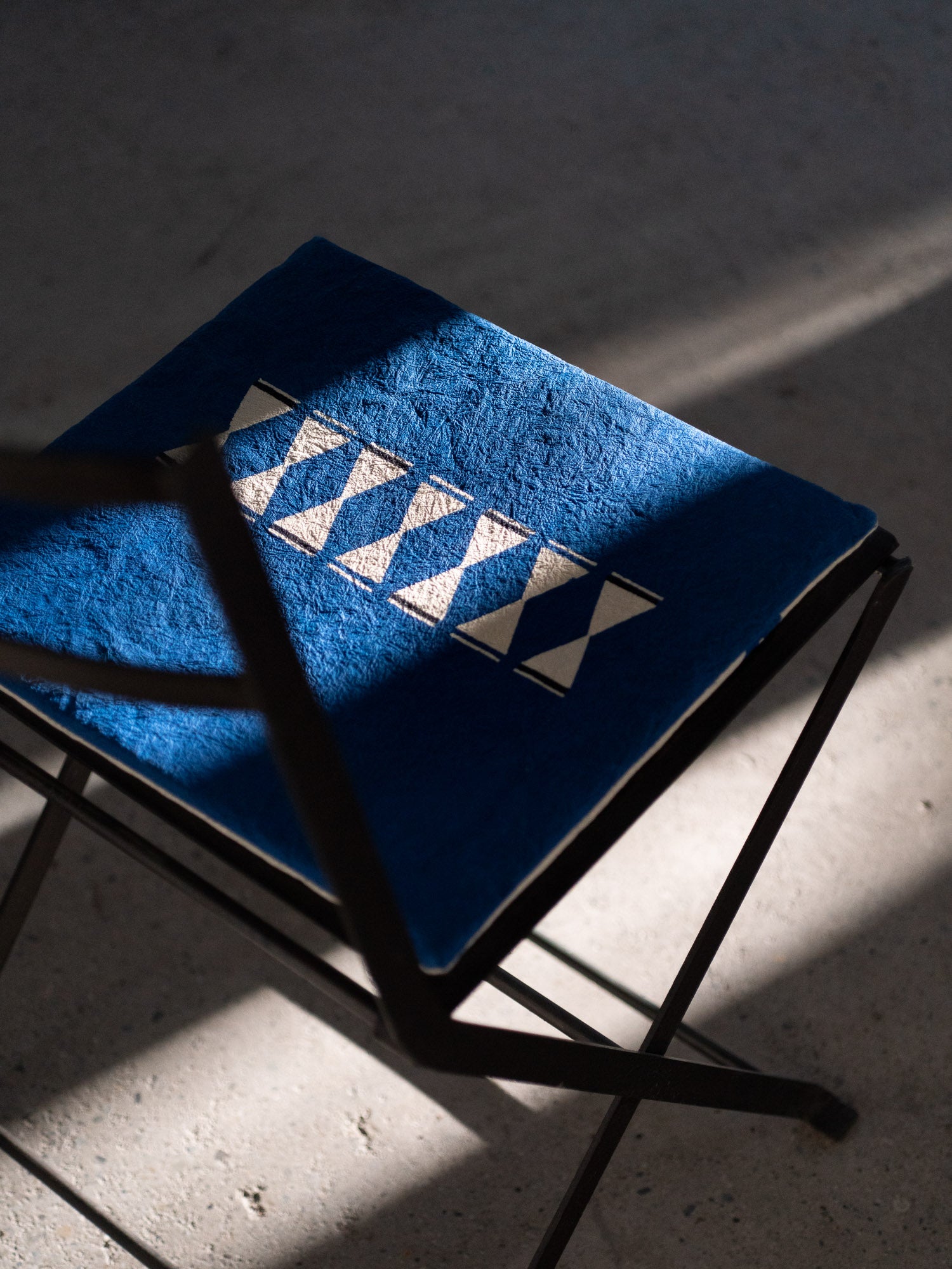 Washi Kakuza Paper Cushion – Blue Bird