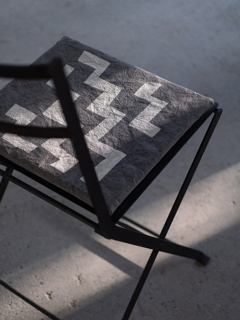Washi Kakuza Paper Cushion – Design 2 Grey