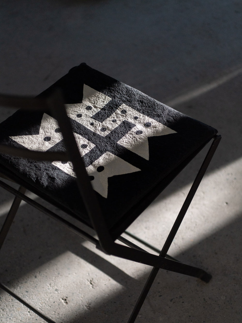 Washi Kakuza Paper Cushion – Design 3 Black