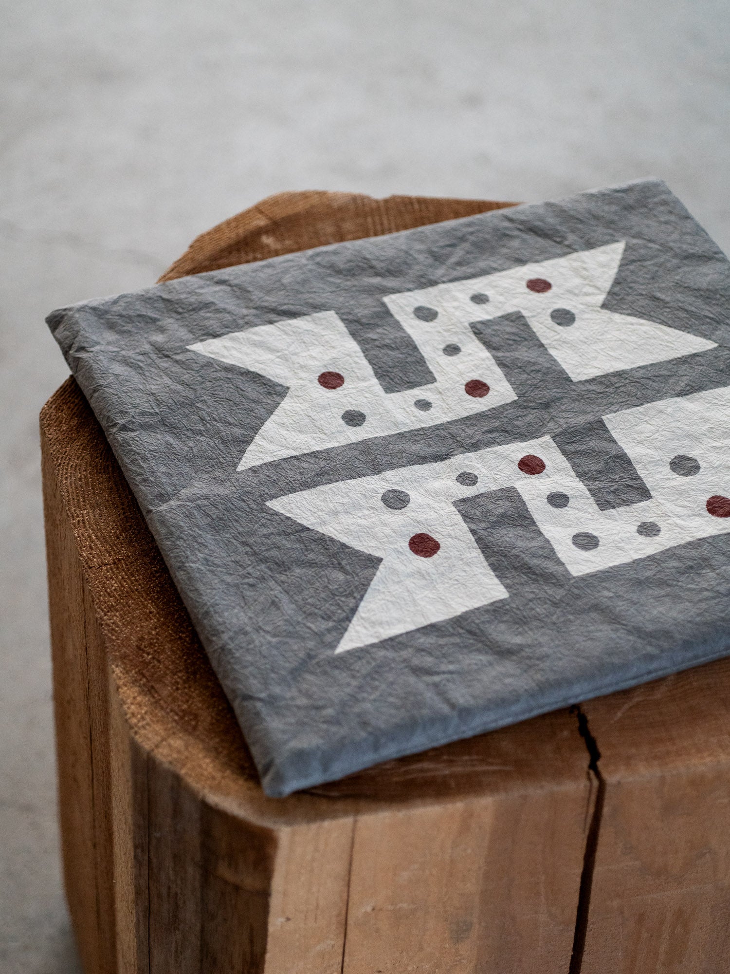 Washi Kakuza Paper Cushion – Design 3 Grey