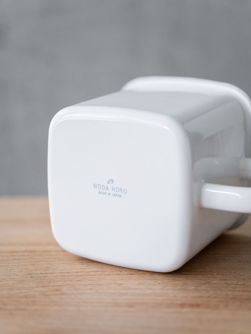 Noda Horo Enamel Container – Square with Handle