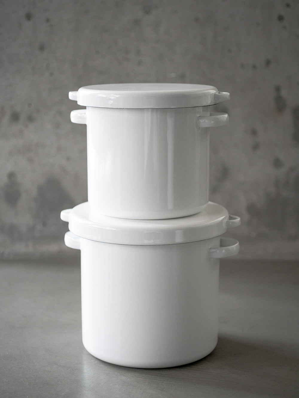 Noda Horo Enamel Round Stocker
