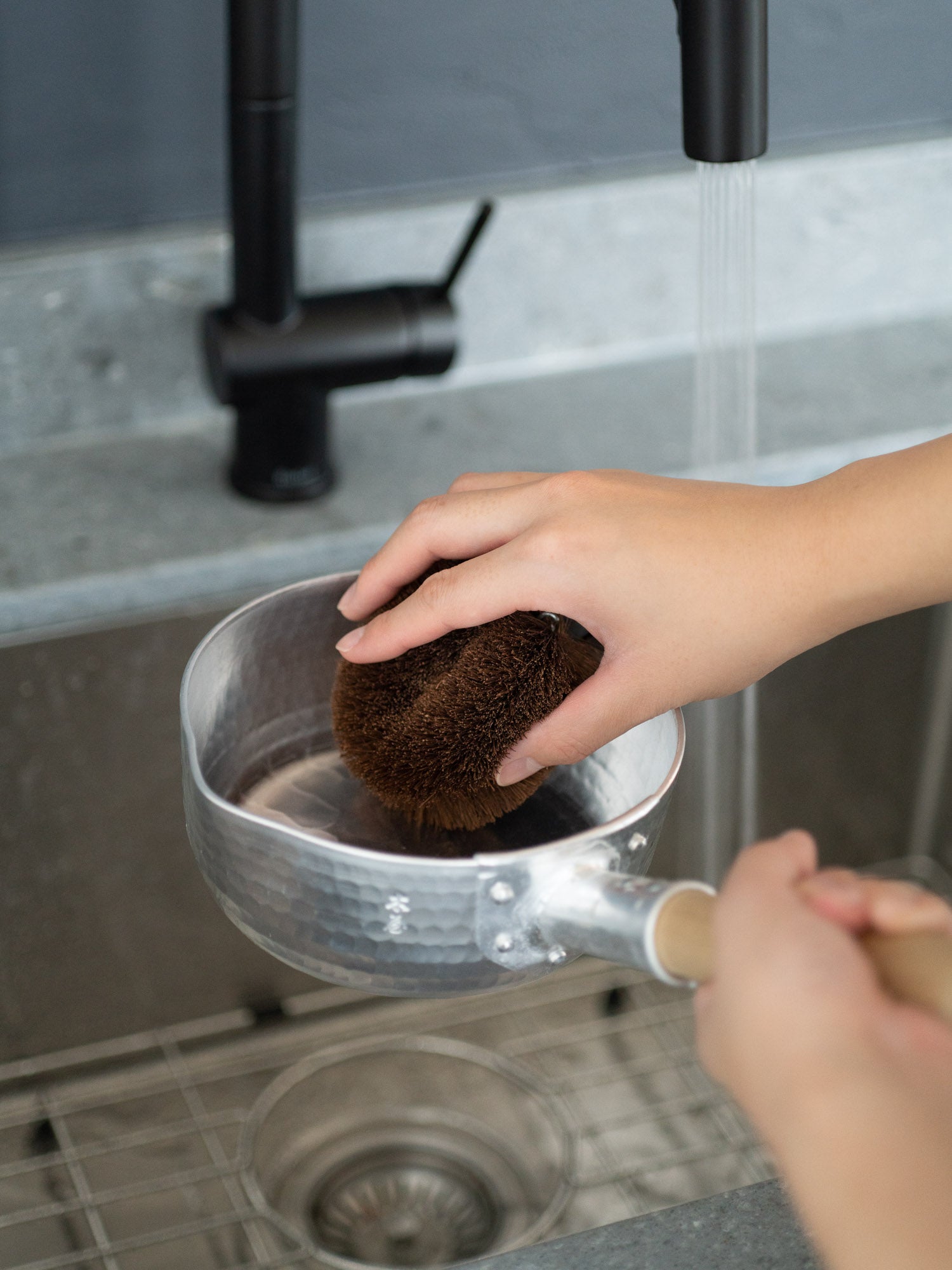 Tawashi Scrub Brush Musubi