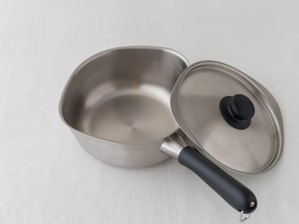 Sori Yanagi One Hand Pot – 18 cm