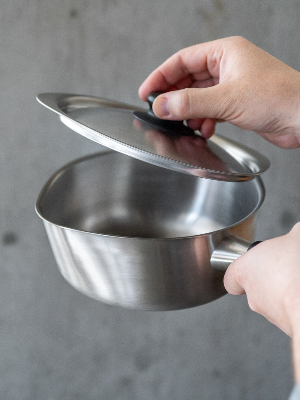 Sori Yanagi One Hand Pot – 18 cm