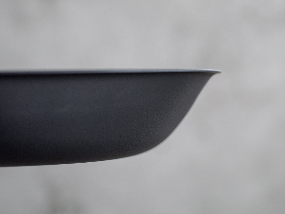Sori Yanagi Magma Plate Iron Frying Pan – 25 cm
