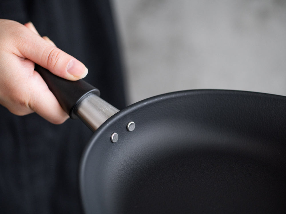 Sori Yanagi Magma Plate Iron Frying Pan – 25 cm