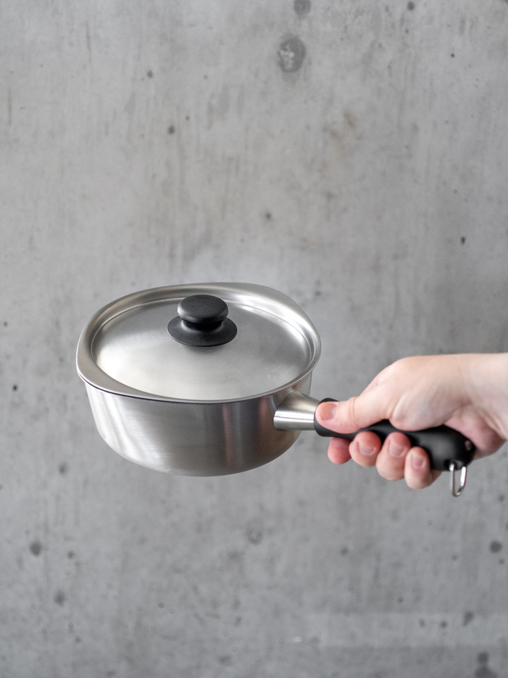 Sori Yanagi One Hand Pot – 18 cm