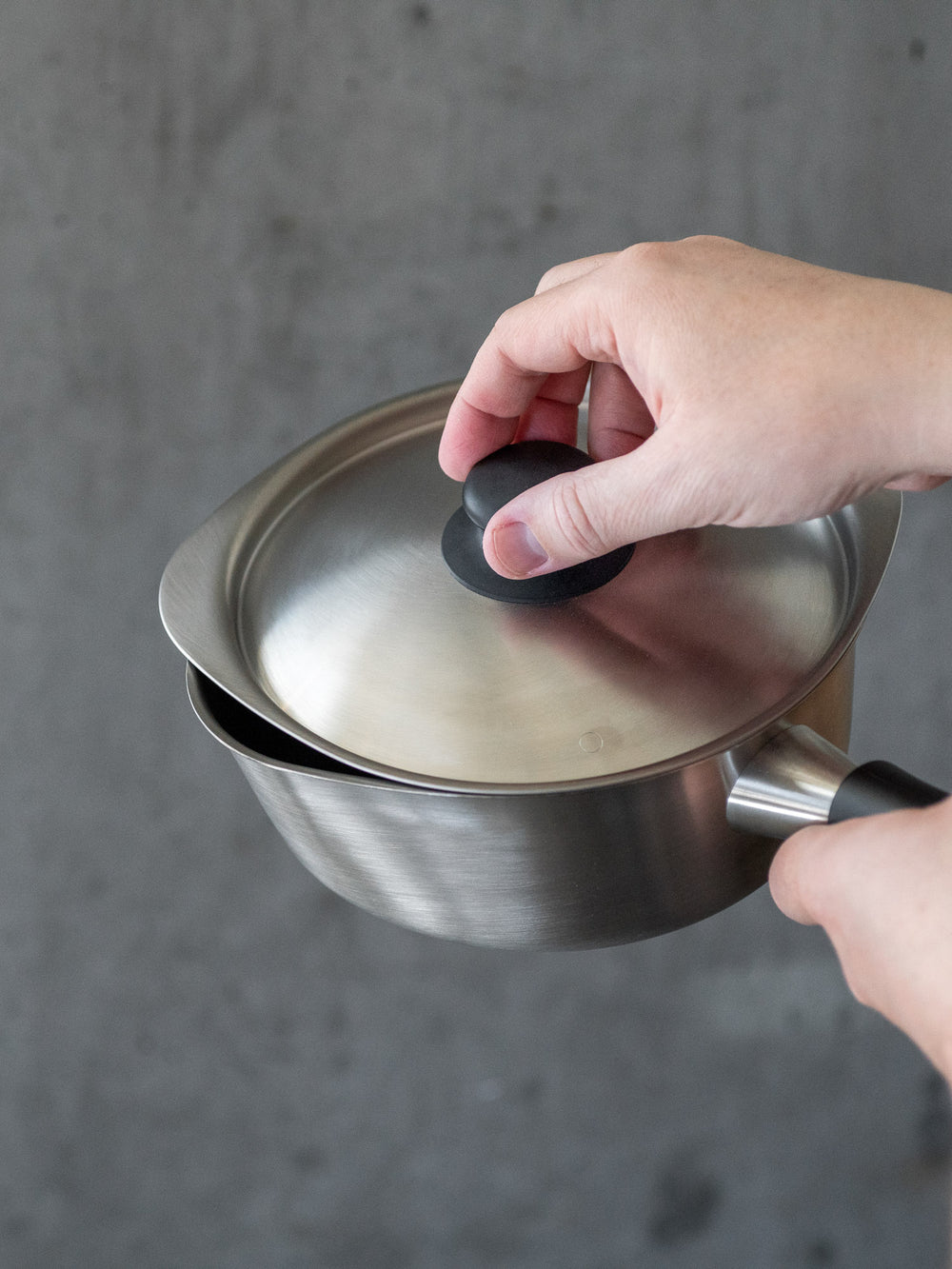 Sori Yanagi One Hand Pot – 18 cm