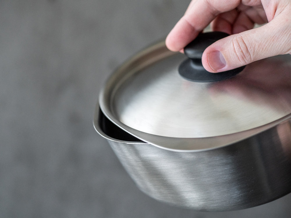 Sori Yanagi One Hand Pot – 18 cm