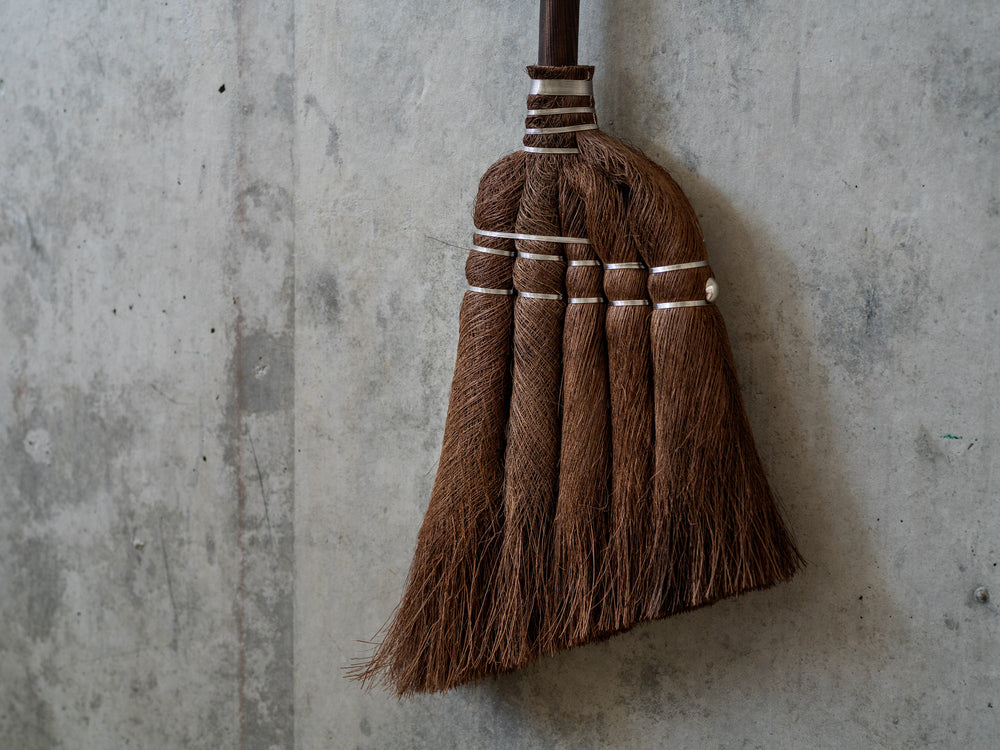 Shuro Long Broom with Hinoki Broomstick