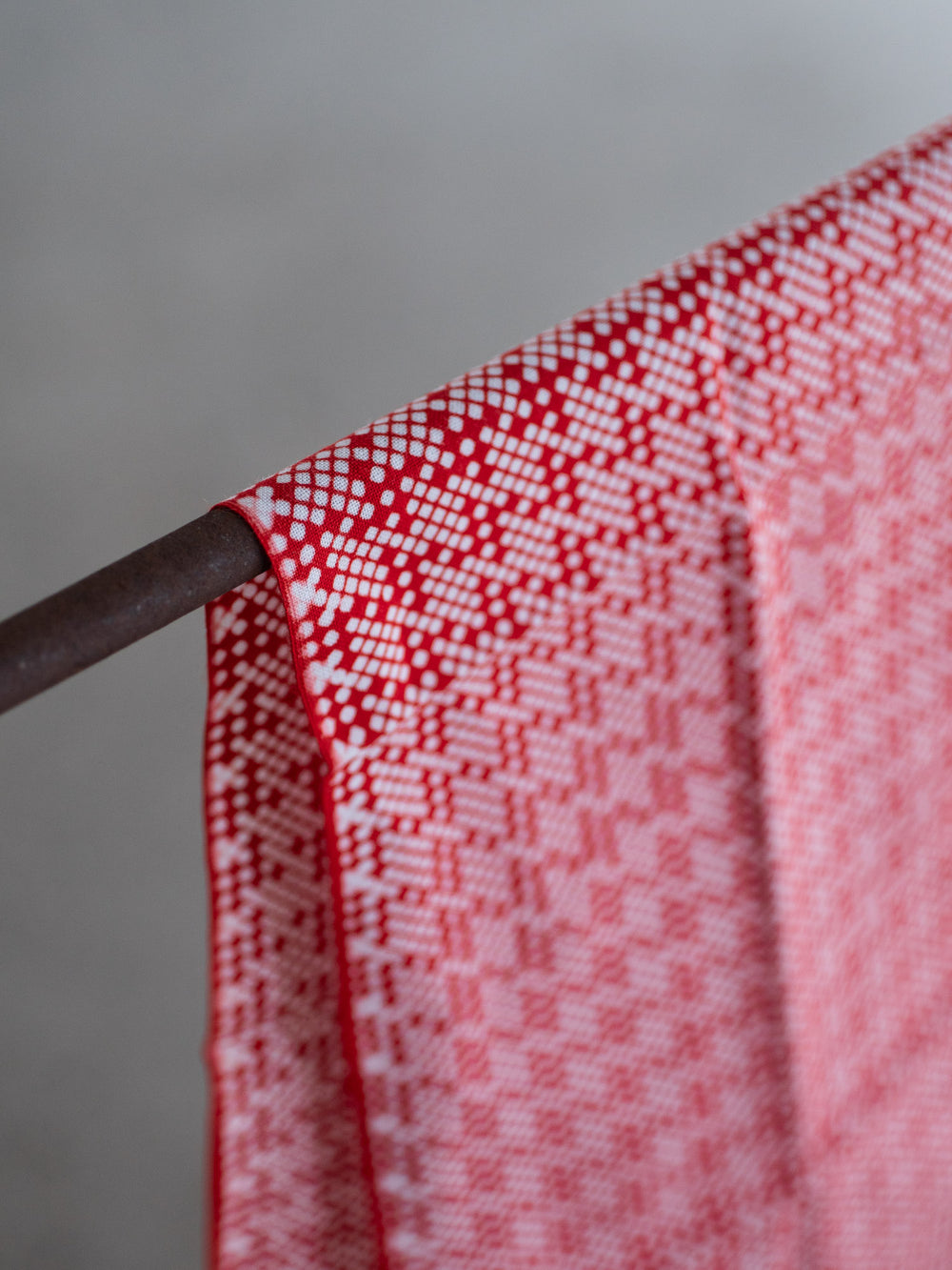 Tenugui – Hasu Ichimatsu Red