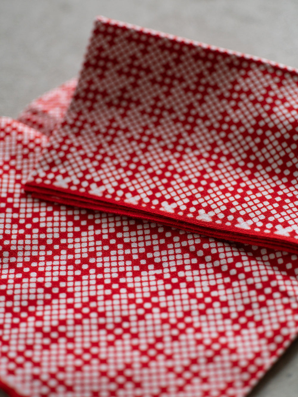 Tenugui – Hasu Ichimatsu Red