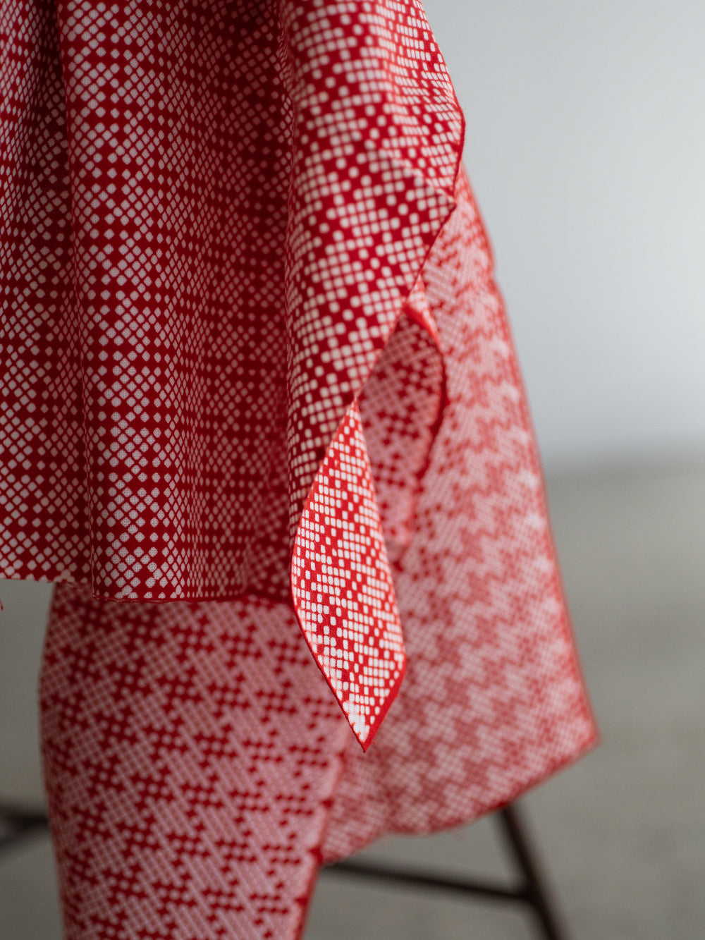 Tenugui – Hasu Ichimatsu Red