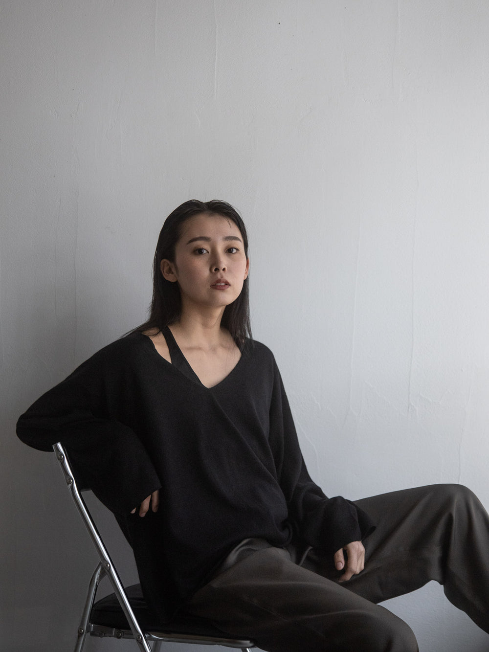 Cashmere Silk V-neck Knit - Black