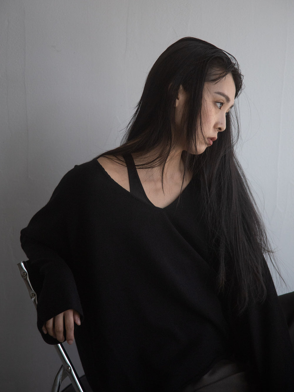 Cashmere Silk V-neck Knit - Black