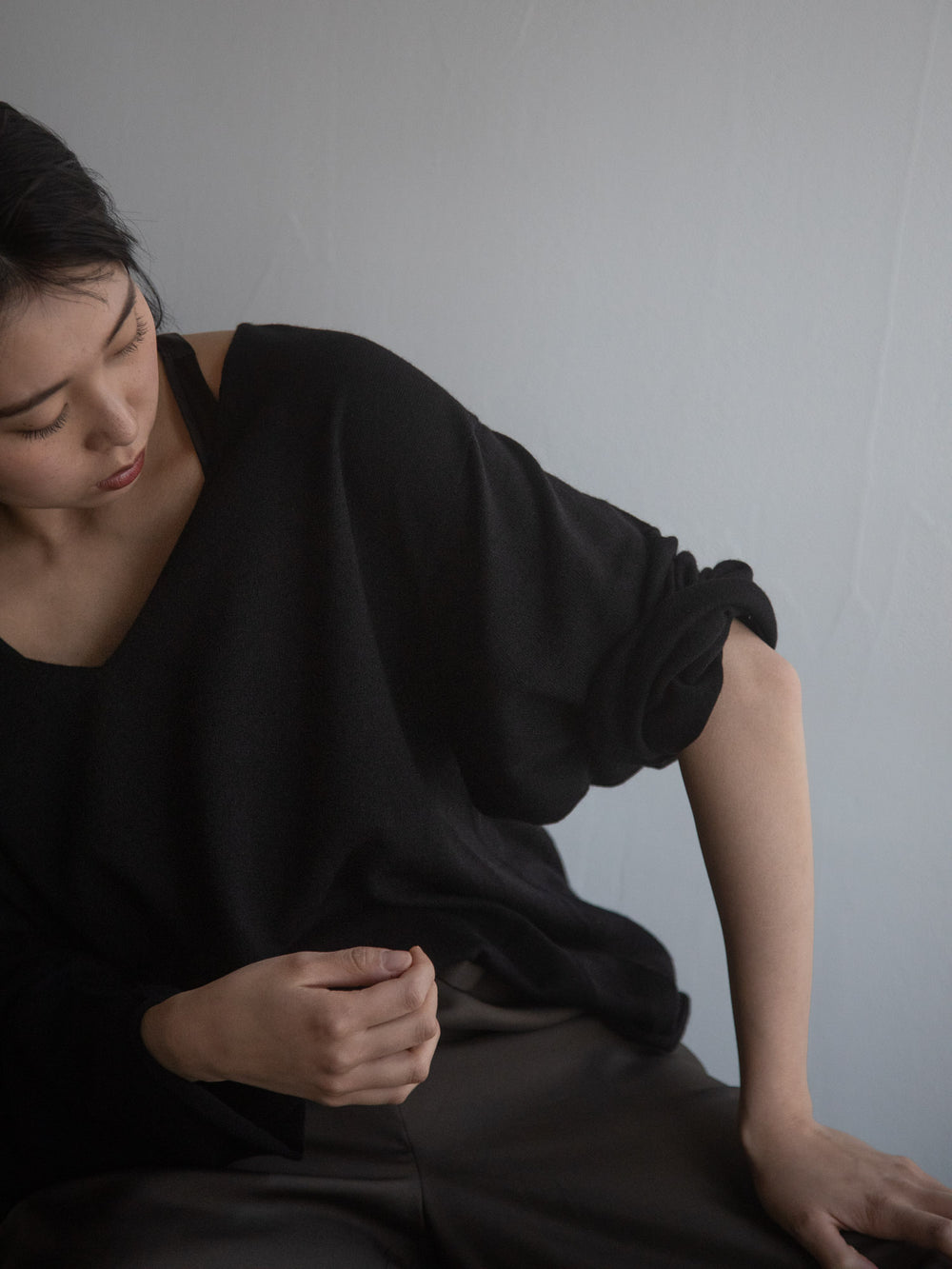 Cashmere Silk V-neck Knit - Black