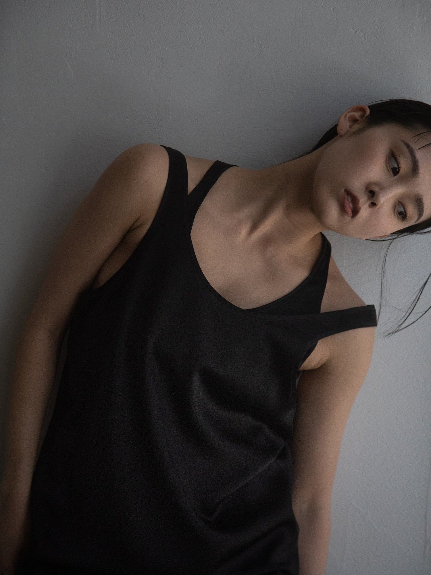 Silk Type-U Tank - Black