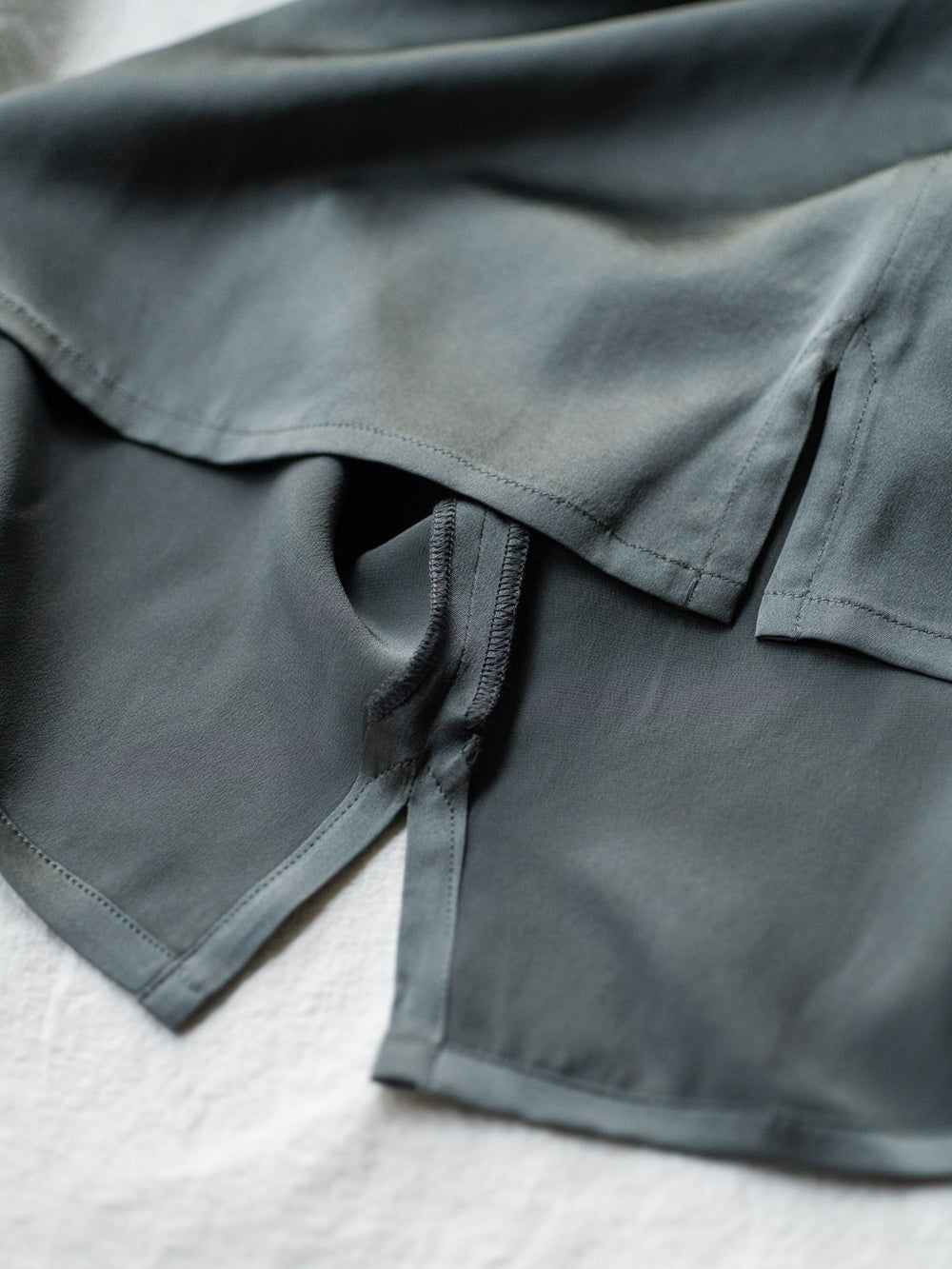 Silk Type-U Tank - Grey