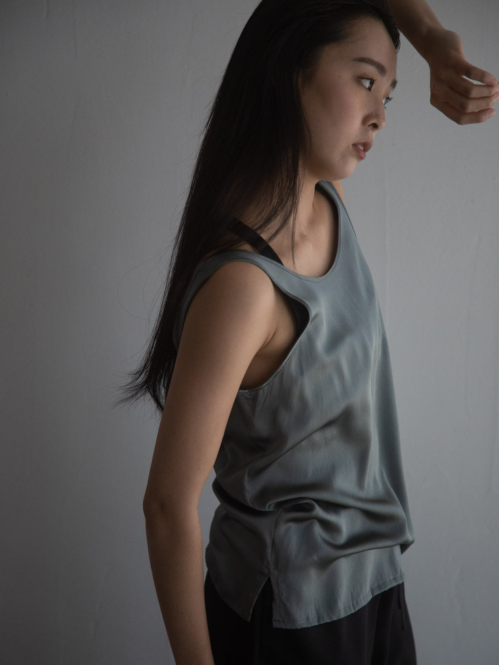 Silk Type-U Tank - Grey
