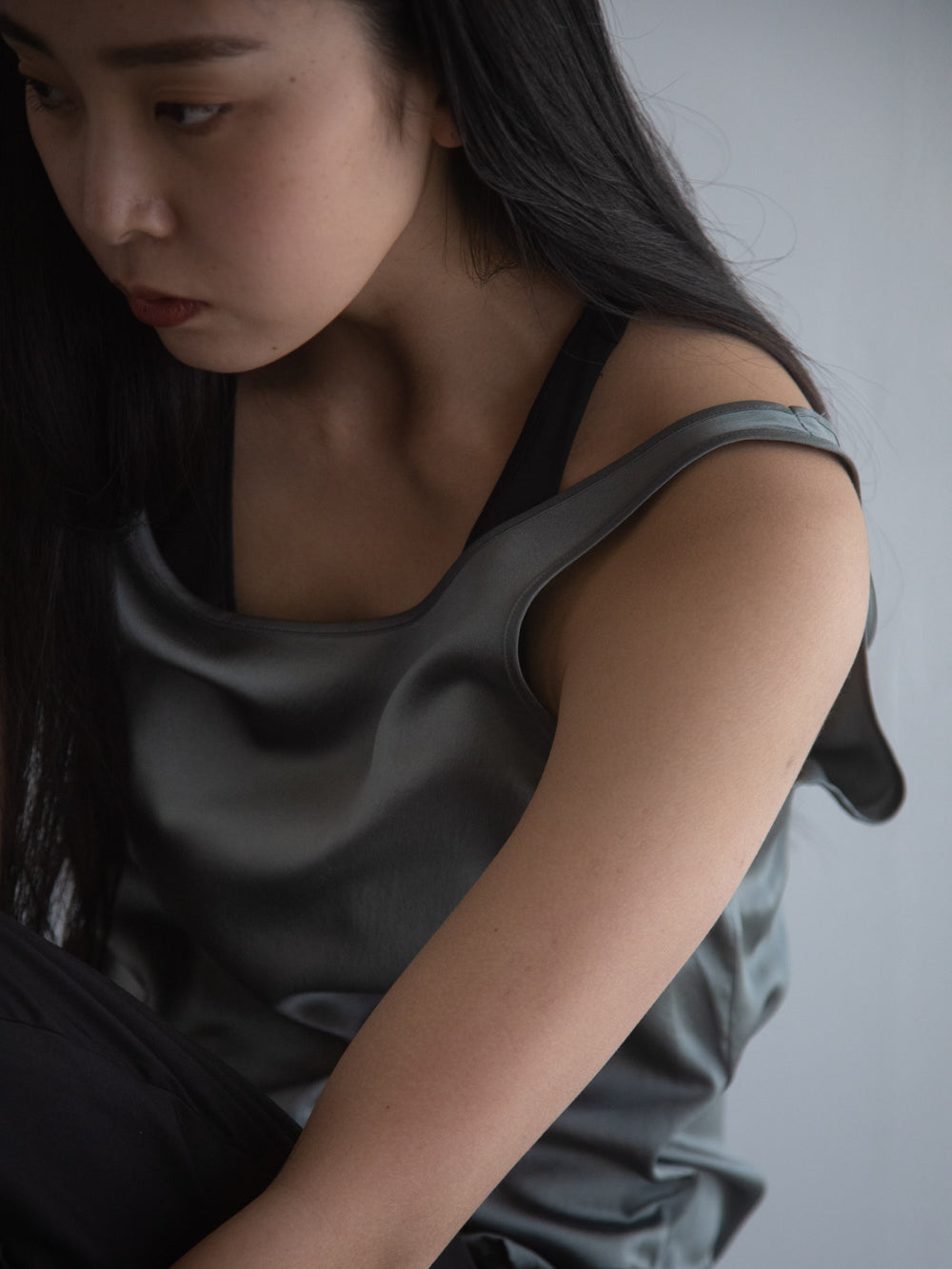 Silk Type-U Tank - Grey