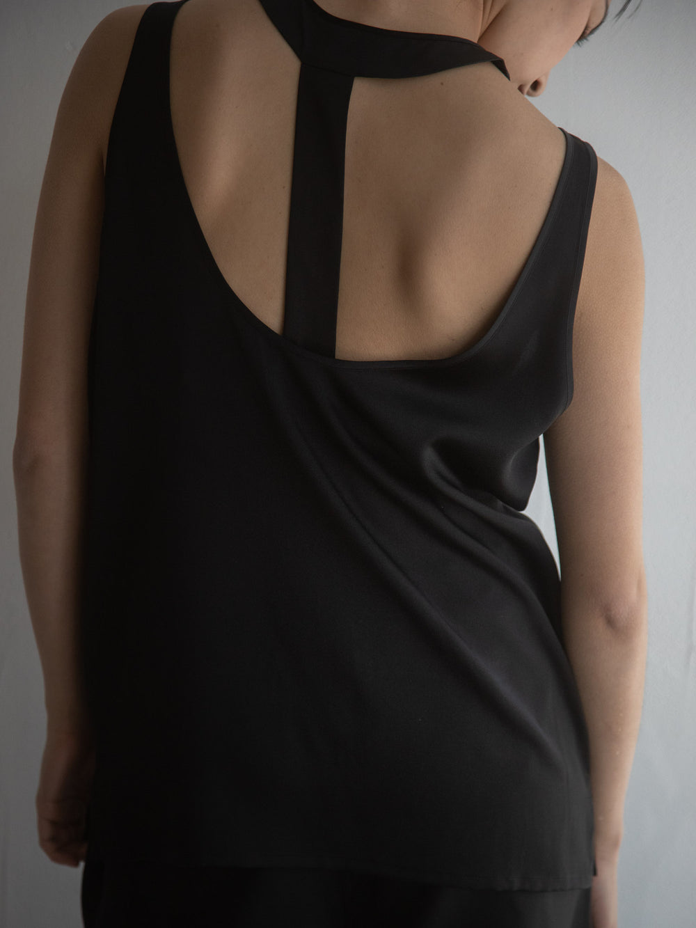 Silk Type-U Tank - Black