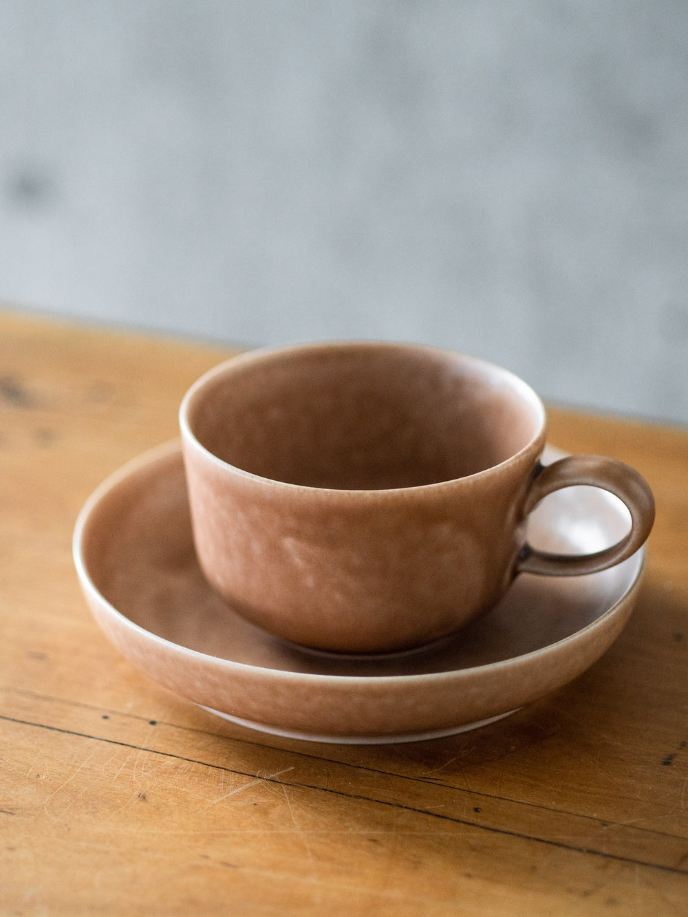 ReIRABO Round Plate – Warm Soil Brown