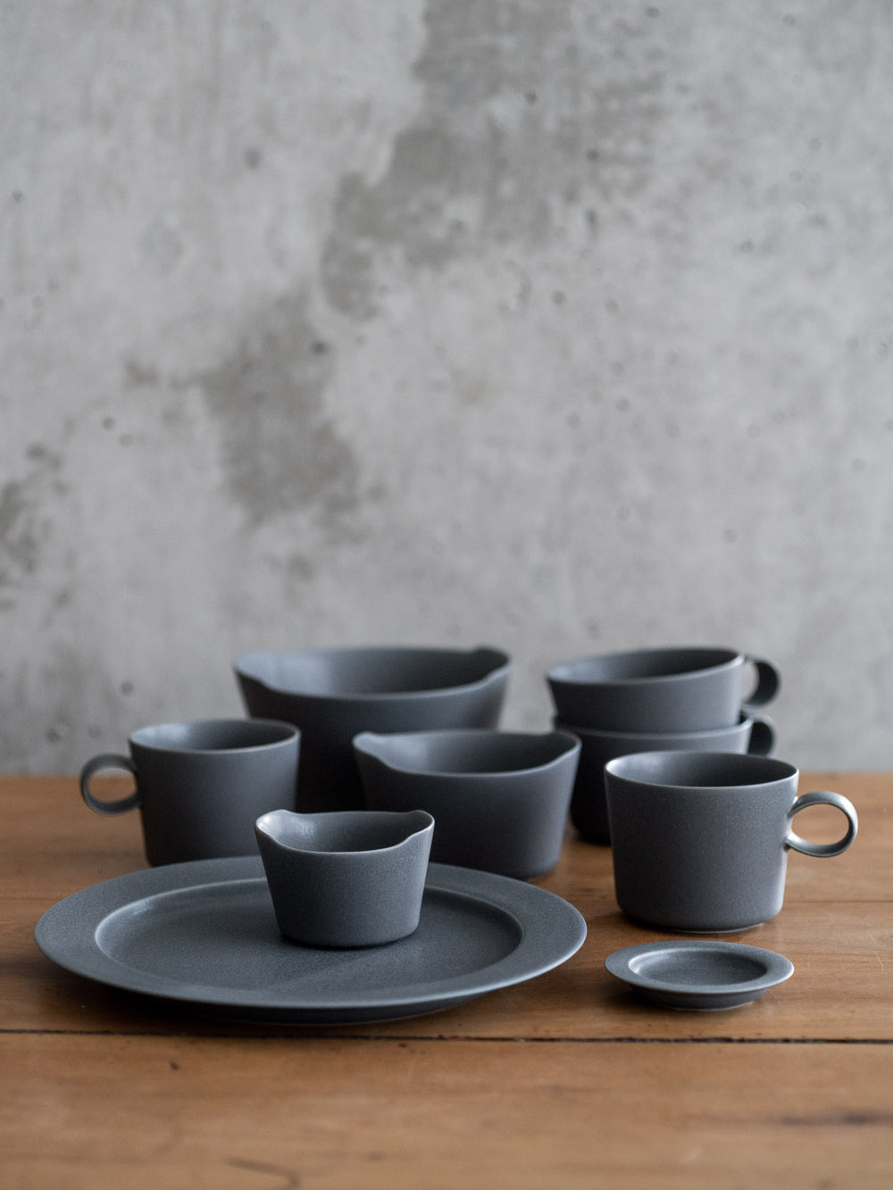 Unjour Plate – Rainy Grey